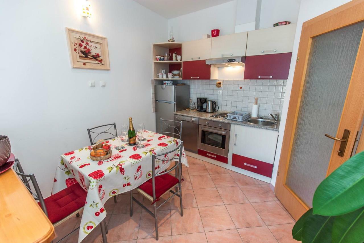 Apartment Jasna With Breathtaking Sea View, Terrace And Free Parking Hreljin Exterior photo